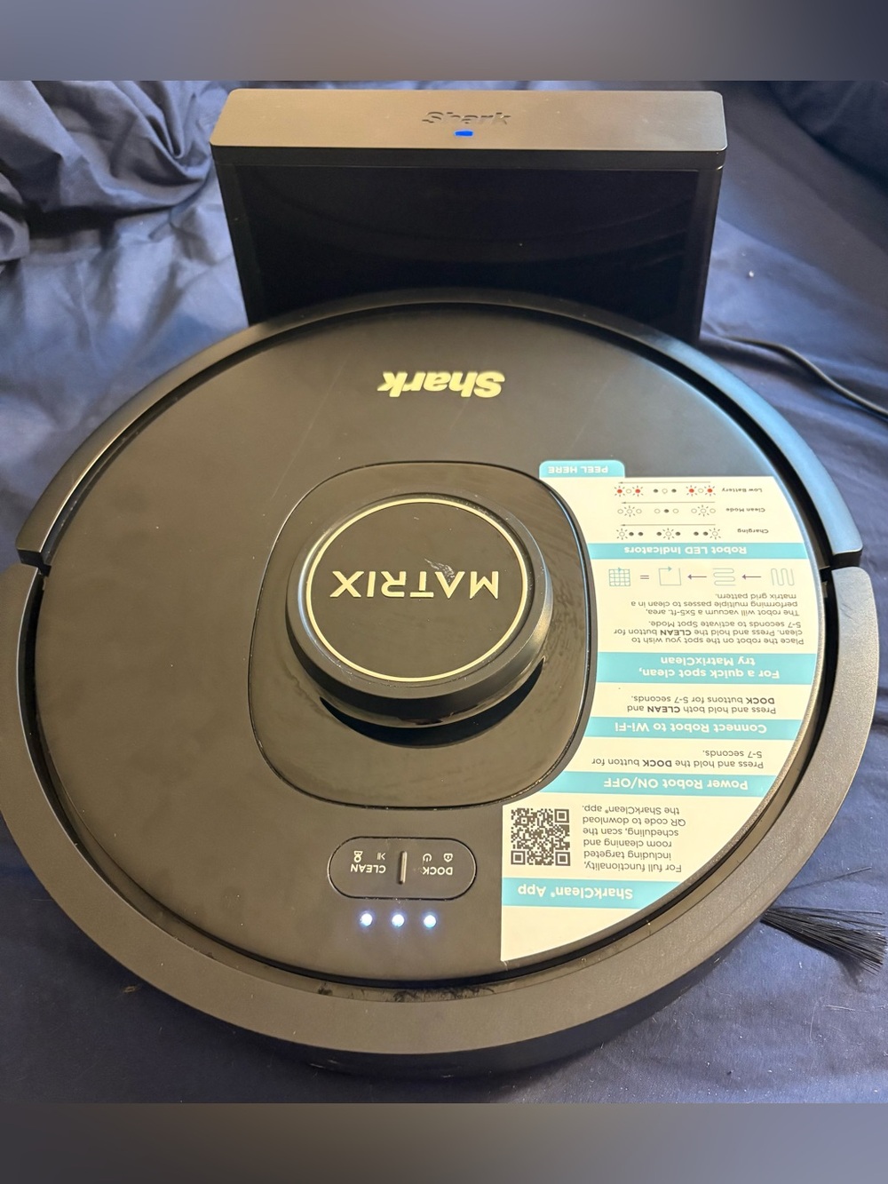 Shark Matrix Robot Vacuum - Black - Picture 2 of 7